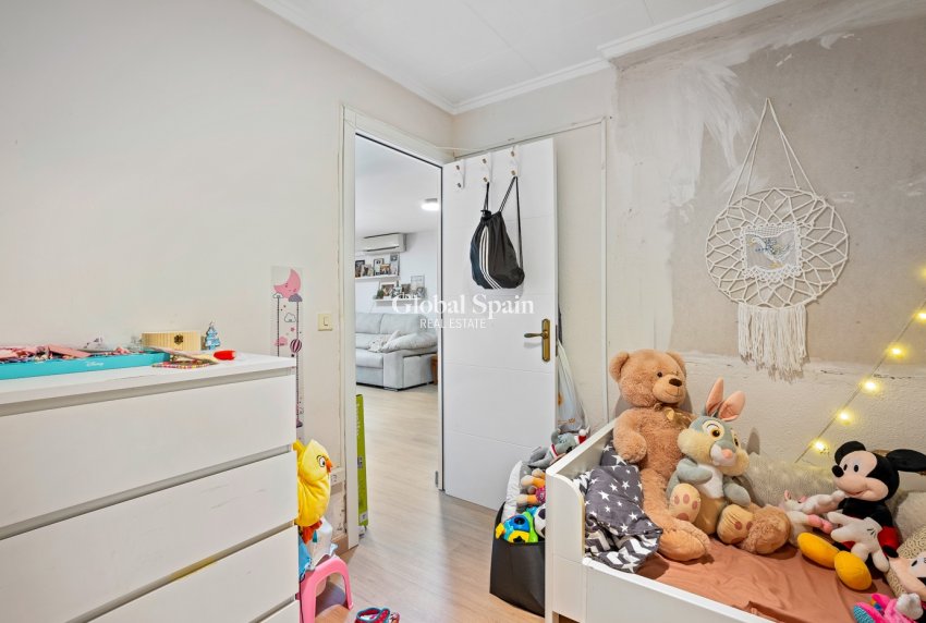 Wederverkoop - APPARTEMENT -
TORREVIEJA - La Siesta