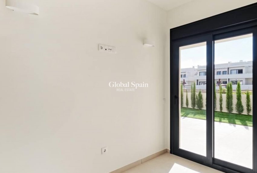 Wederverkoop - Appartement -
TORREVIEJA - La veleta