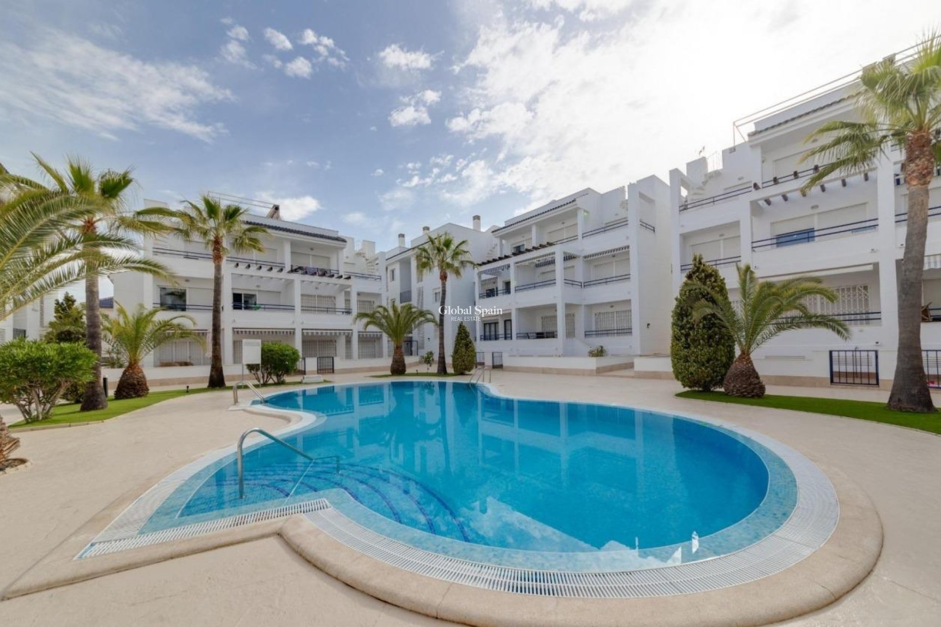 Wederverkoop - APPARTEMENT -
TORREVIEJA - La Veleta