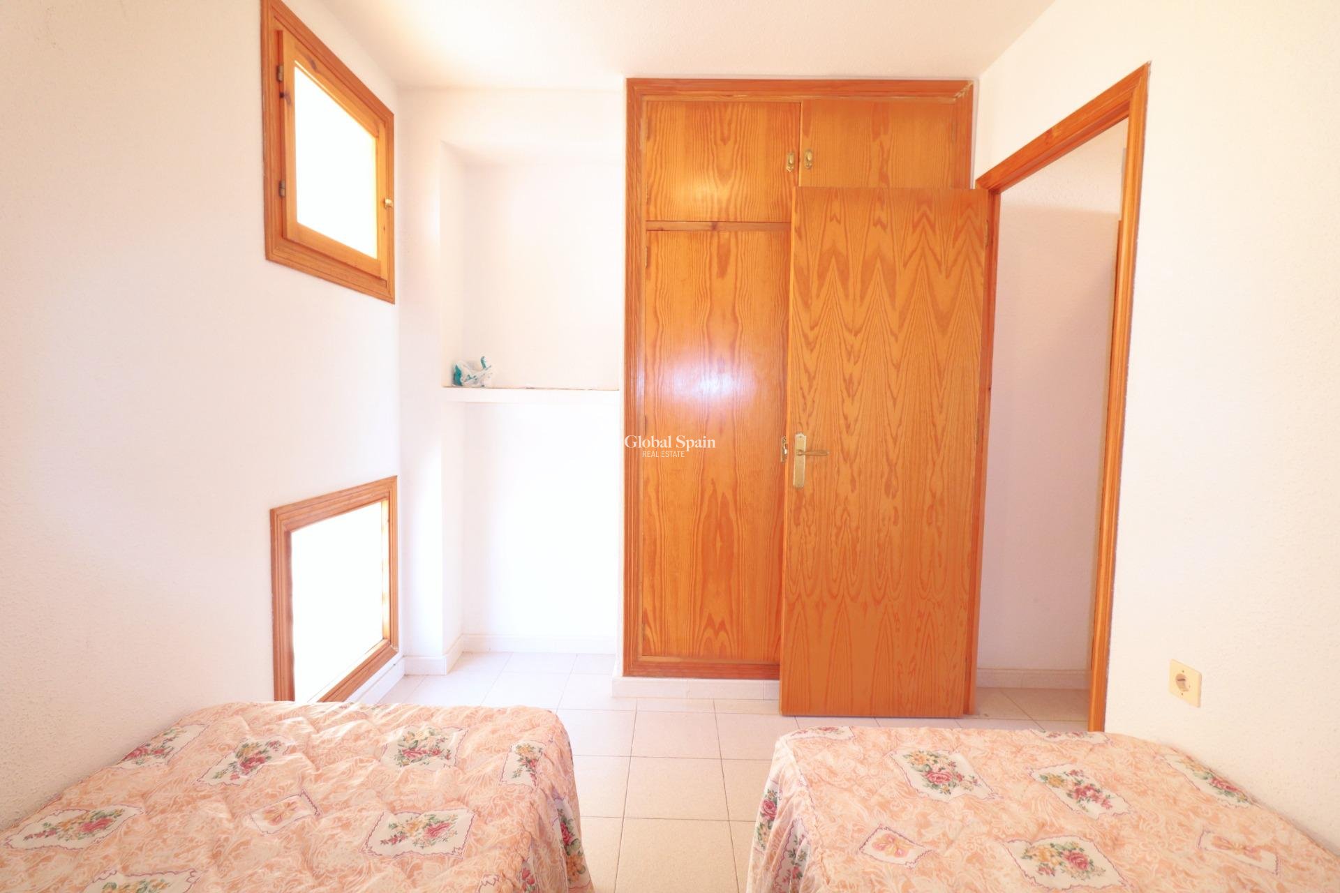 Wederverkoop - APPARTEMENT -
TORREVIEJA - La Veleta