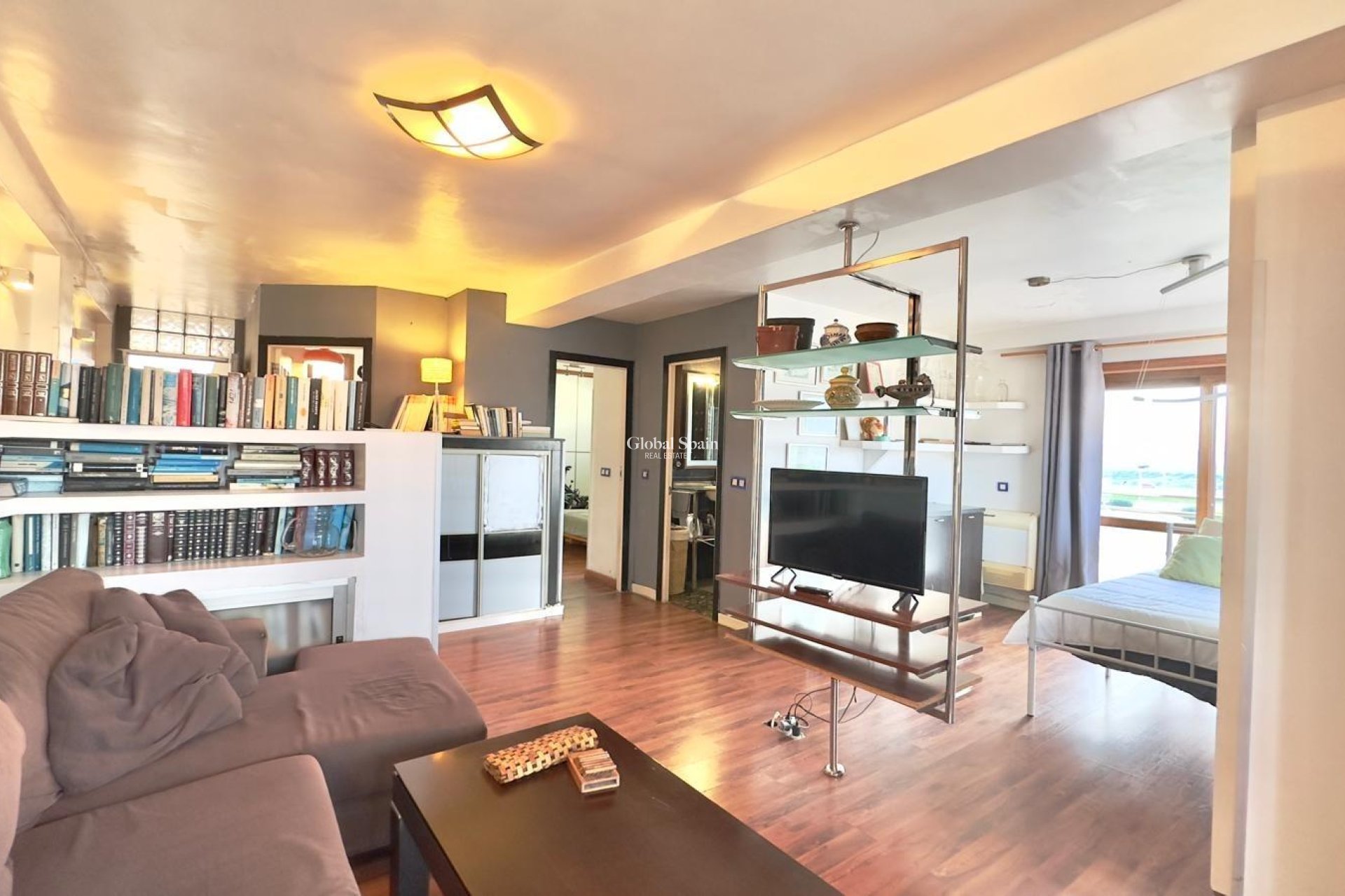 Wederverkoop - APPARTEMENT -
TORREVIEJA - La Veleta