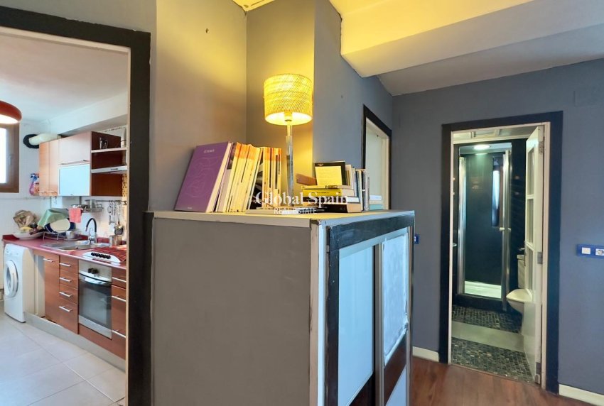 Wederverkoop - APPARTEMENT -
TORREVIEJA - La Veleta