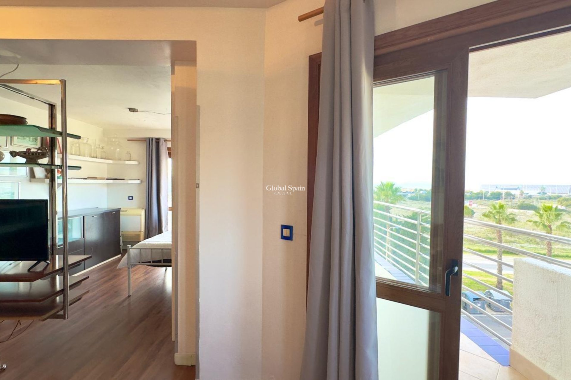 Wederverkoop - APPARTEMENT -
TORREVIEJA - La Veleta