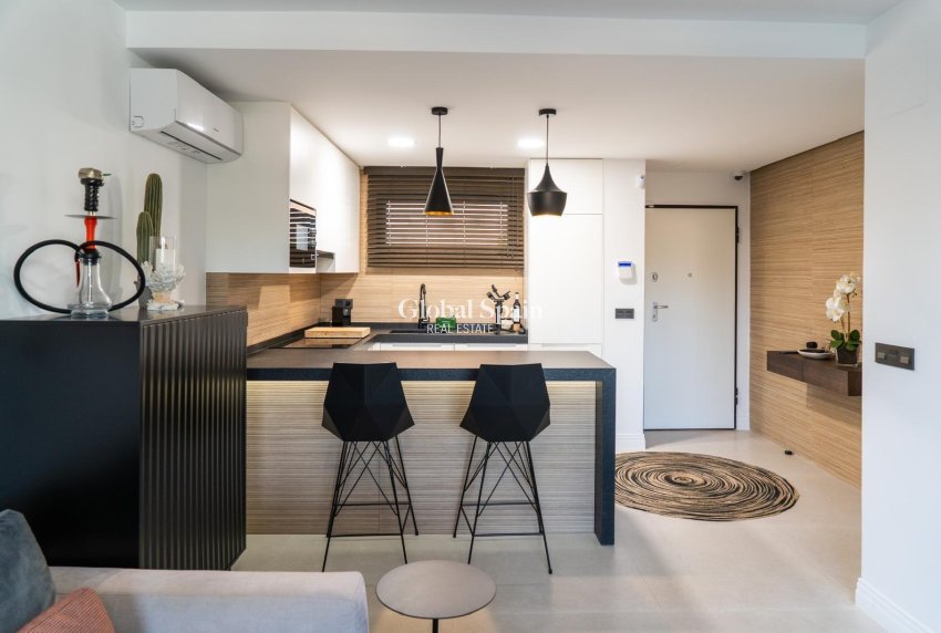 Wederverkoop - APPARTEMENT -
TORREVIEJA - La Veleta