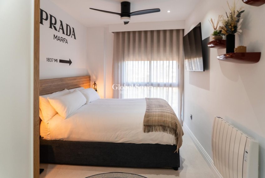 Wederverkoop - APPARTEMENT -
TORREVIEJA - La Veleta