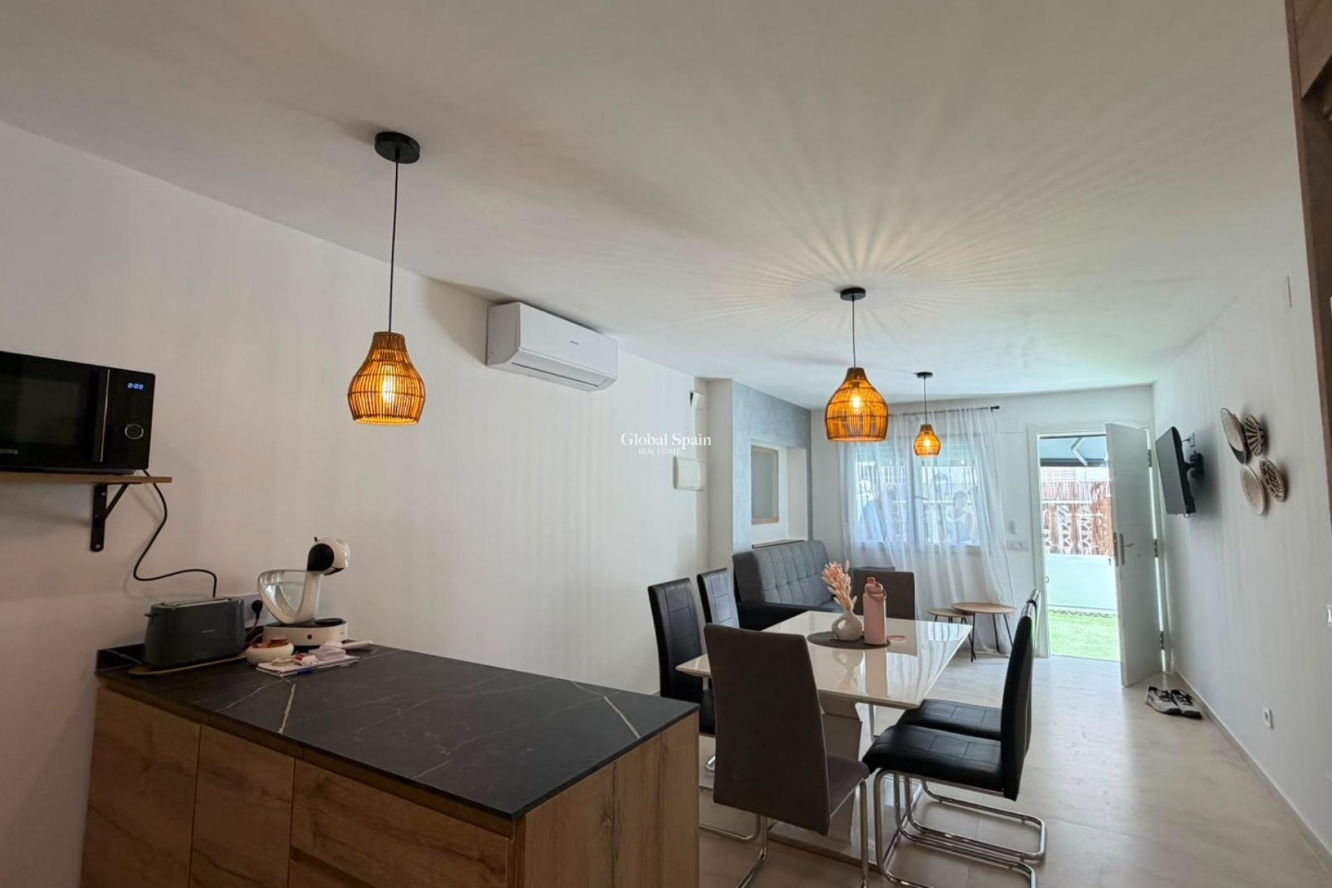 Wederverkoop - APPARTEMENT -
TORREVIEJA - La Veleta