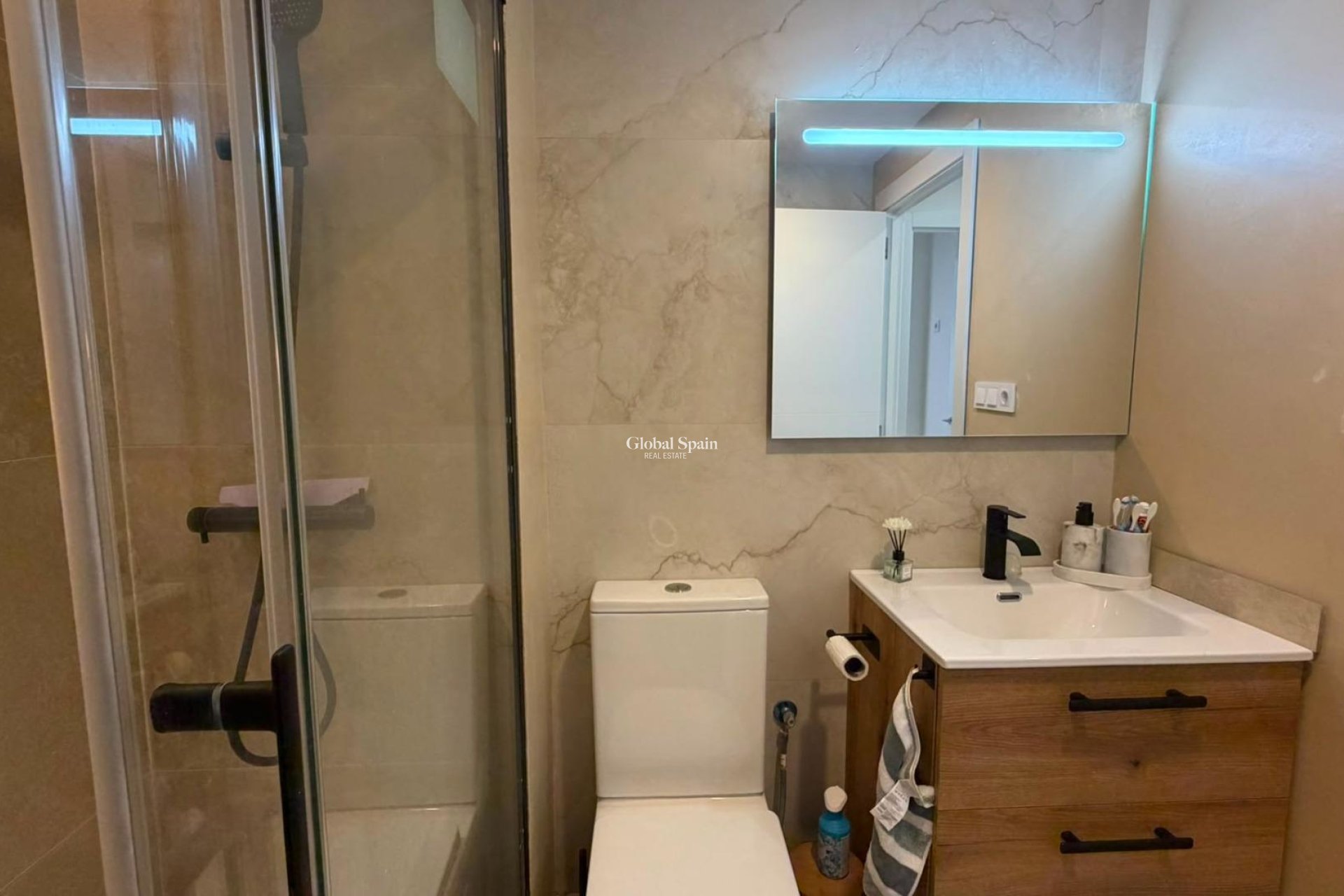 Wederverkoop - APPARTEMENT -
TORREVIEJA - La Veleta