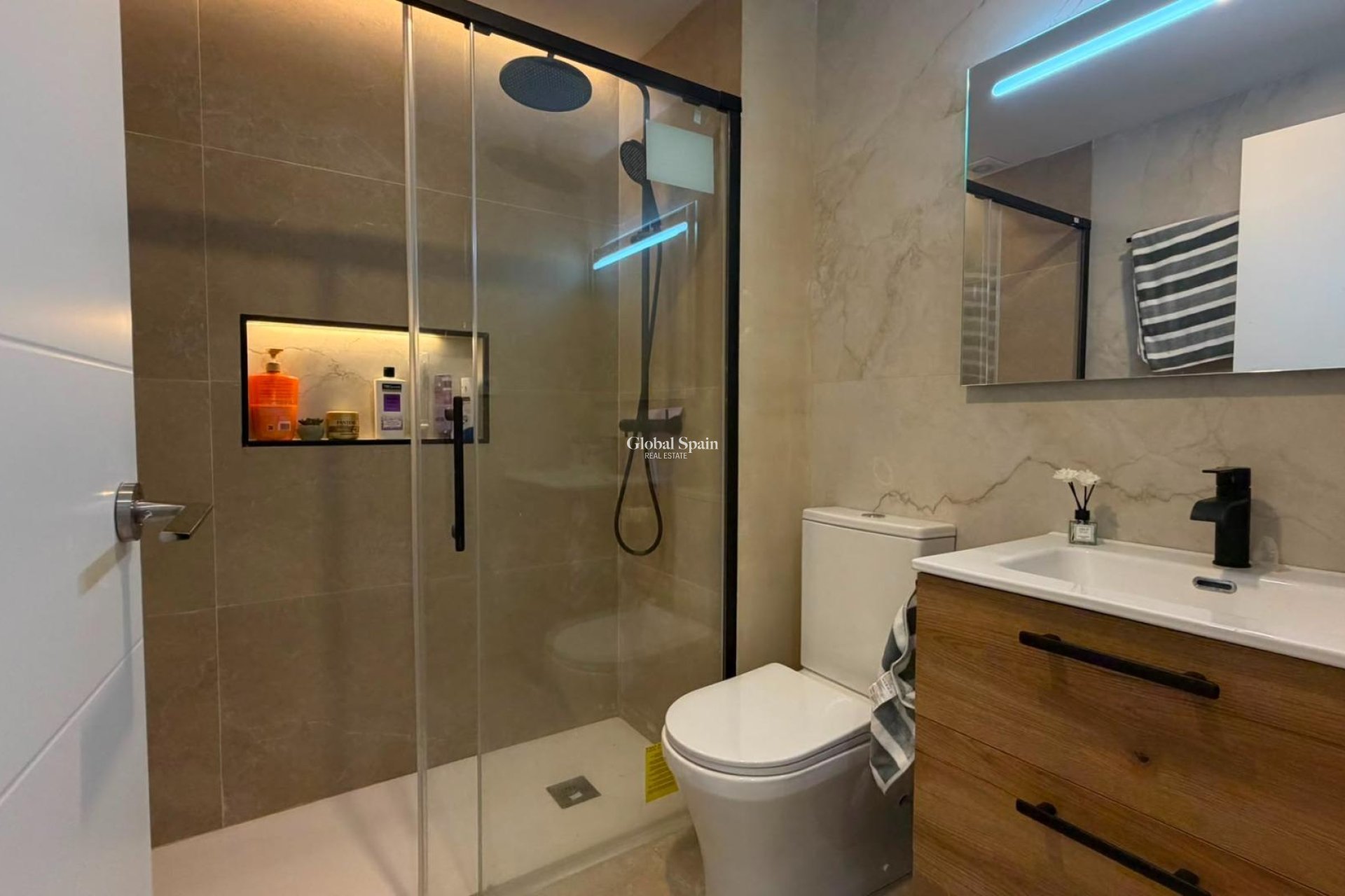 Wederverkoop - APPARTEMENT -
TORREVIEJA - La Veleta