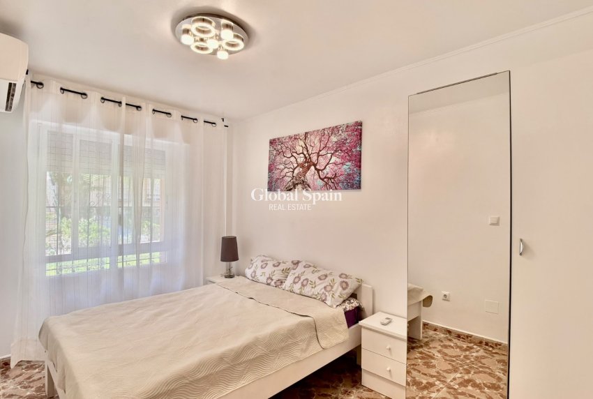 Wederverkoop - APPARTEMENT -
TORREVIEJA - La veleta