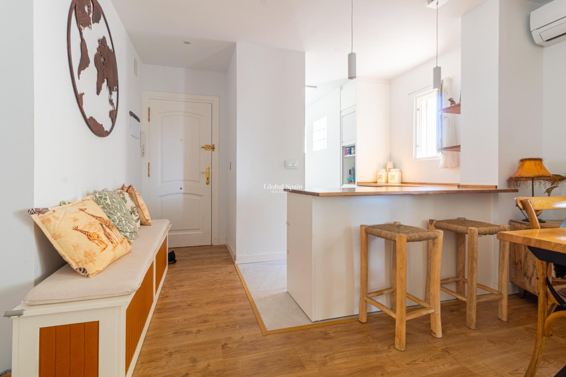 Wederverkoop - Appartement -
TORREVIEJA - La Veleta