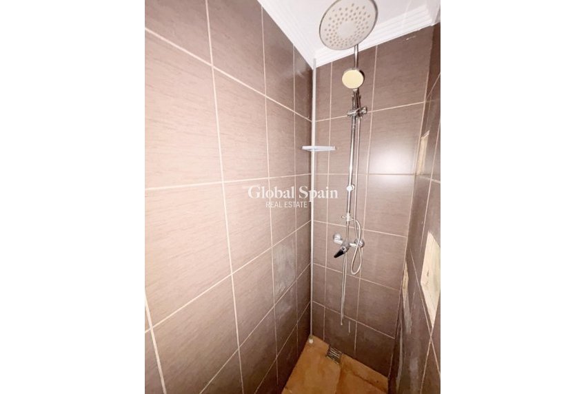 Wederverkoop - Appartement -
TORREVIEJA - Lago jardin