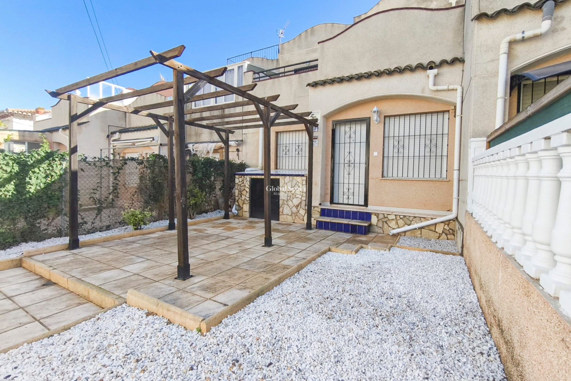 Wederverkoop - APPARTEMENT -
TORREVIEJA - Lago jardin