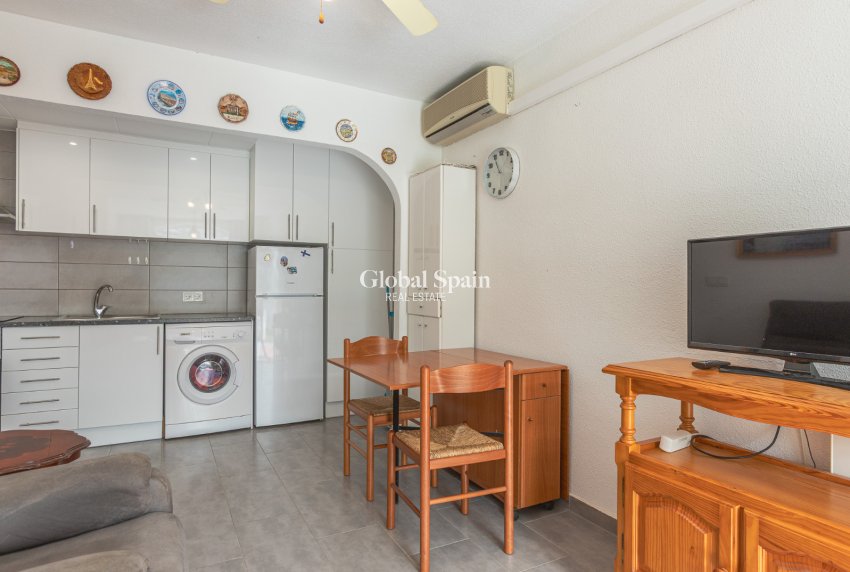Wederverkoop - APPARTEMENT -
TORREVIEJA - Lago jardin