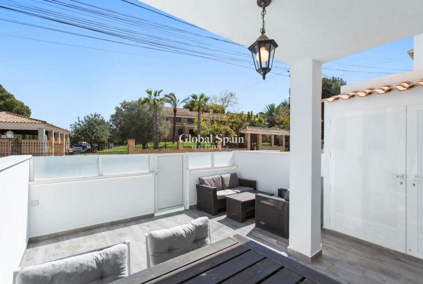 Wederverkoop - APPARTEMENT -
TORREVIEJA - Lago jardin