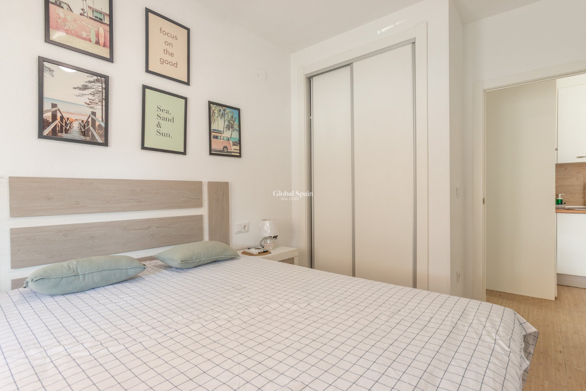 Wederverkoop - APPARTEMENT -
TORREVIEJA - Lago jardin