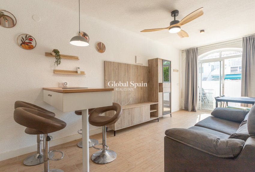 Wederverkoop - APPARTEMENT -
TORREVIEJA - Lago jardin