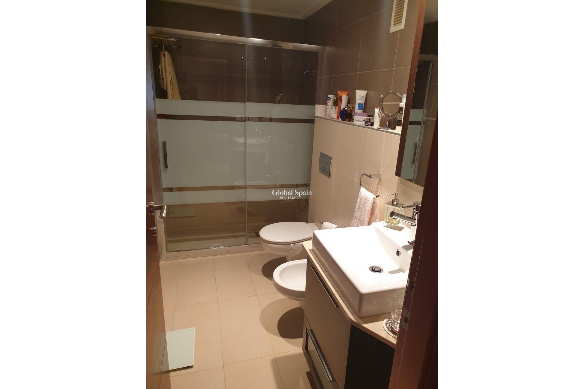 Wederverkoop - APPARTEMENT -
TORREVIEJA - Las Piscinas Naturales