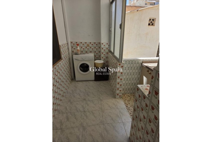 Wederverkoop - APPARTEMENT -
TORREVIEJA - Las Piscinas Naturales