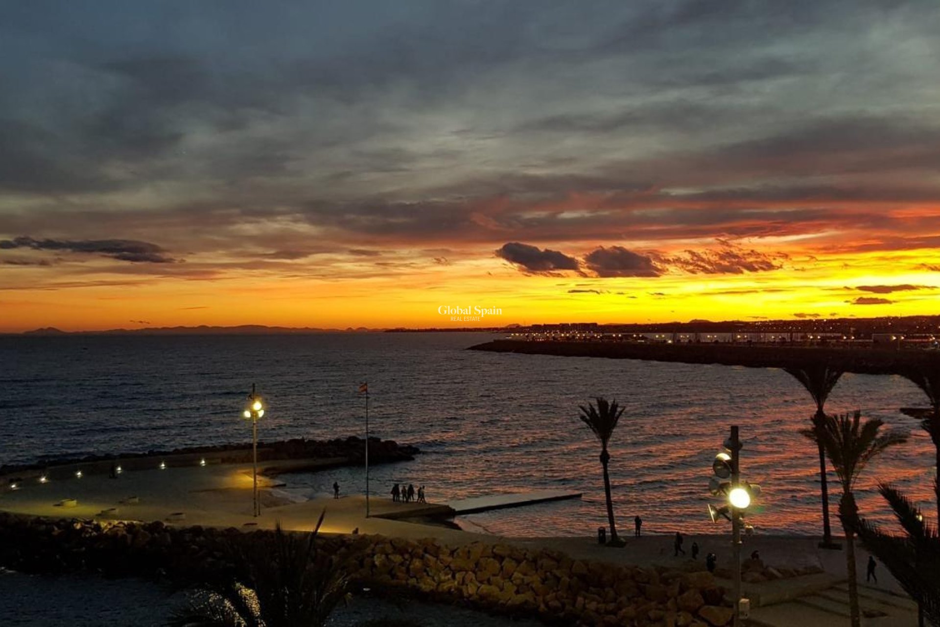 Wederverkoop - APPARTEMENT -
TORREVIEJA - Las Piscinas Naturales
