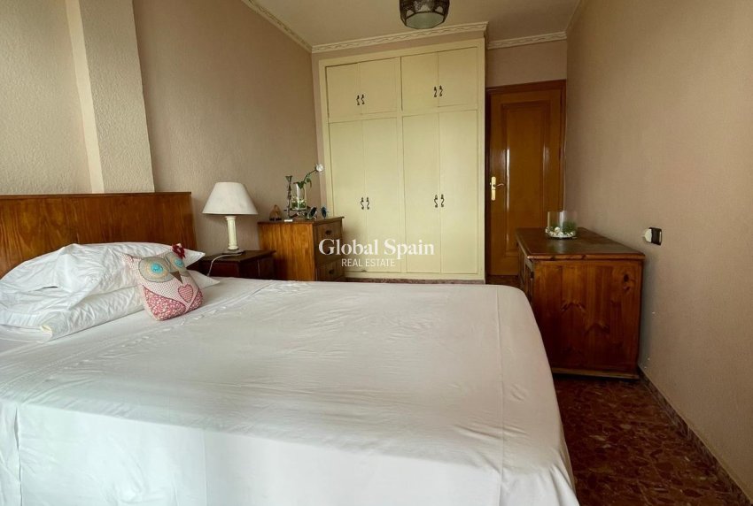 Wederverkoop - APPARTEMENT -
TORREVIEJA - Las Piscinas Naturales