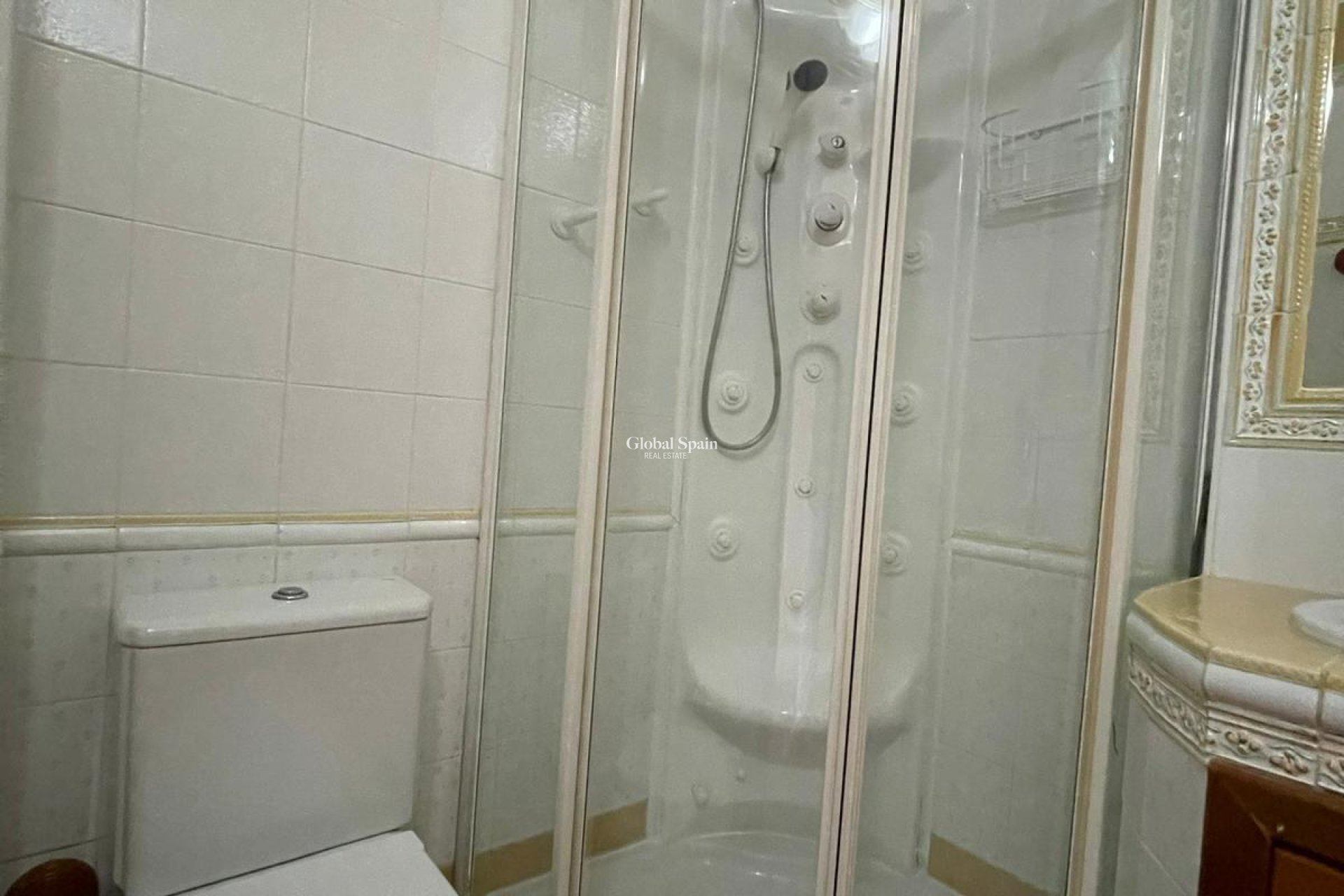 Wederverkoop - APPARTEMENT -
TORREVIEJA - Las Piscinas Naturales