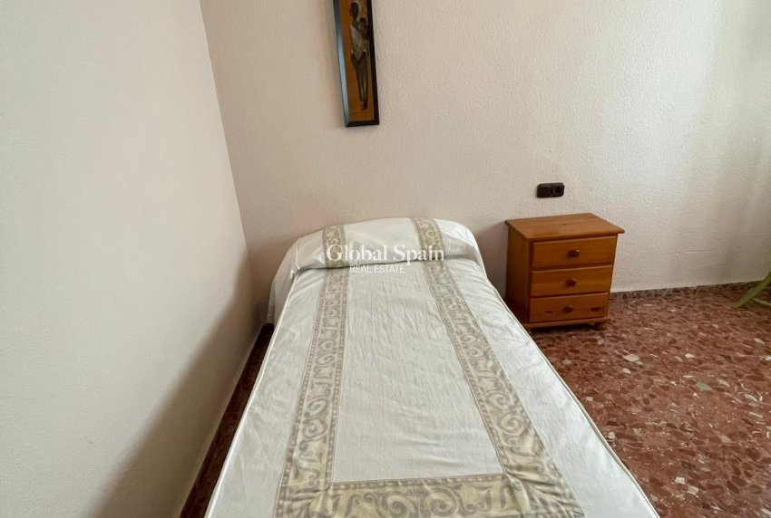 Wederverkoop - APPARTEMENT -
TORREVIEJA - Las Piscinas Naturales