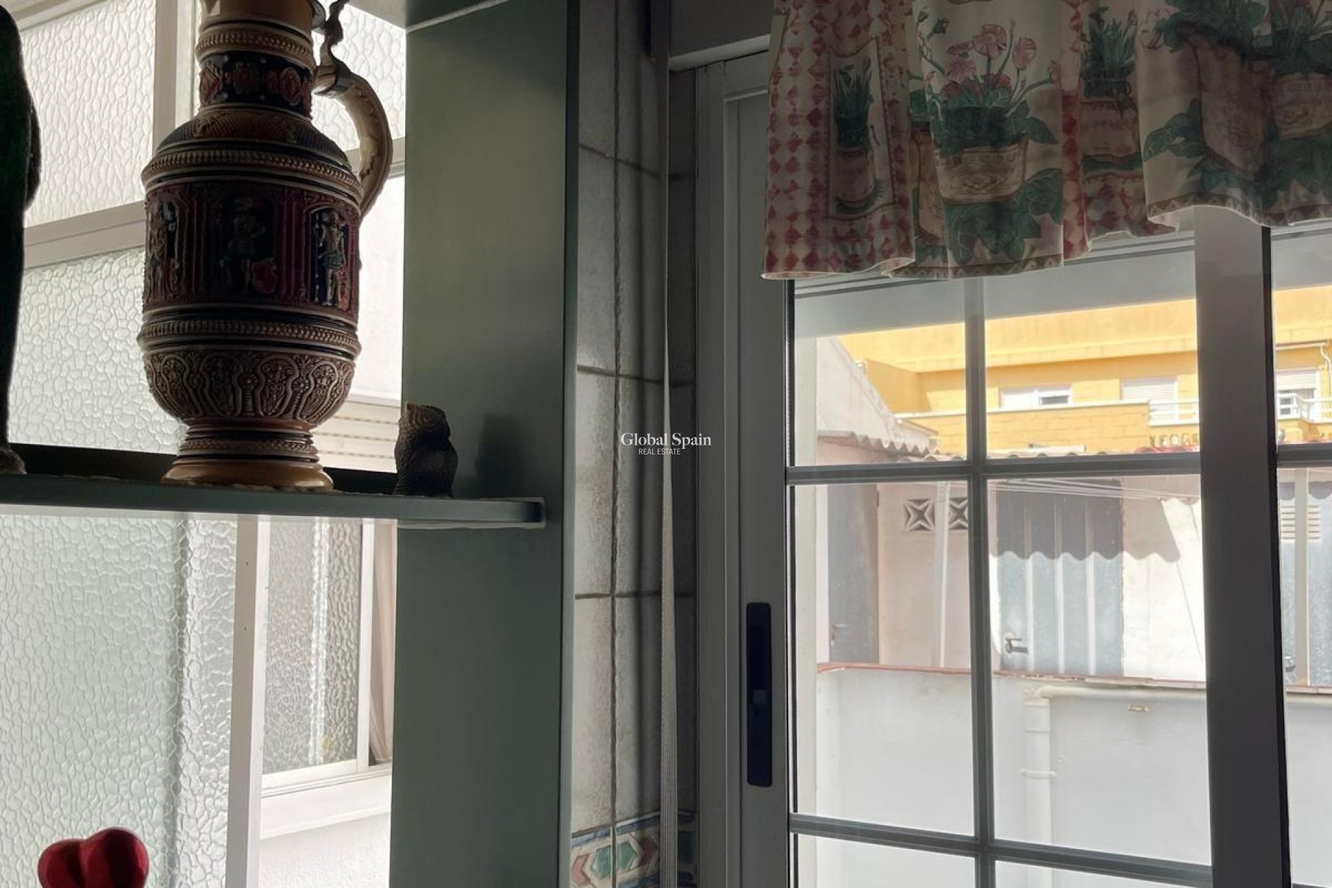 Wederverkoop - APPARTEMENT -
TORREVIEJA - Las Piscinas Naturales