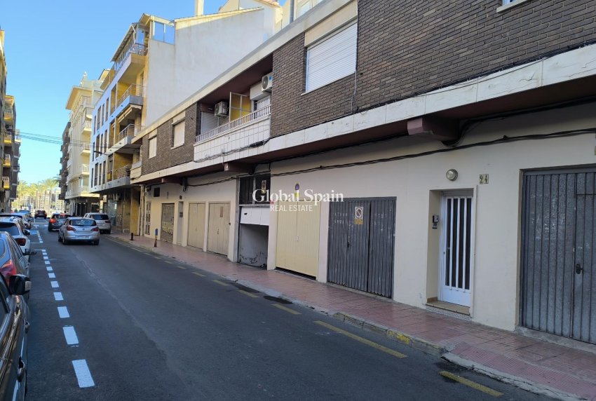Wederverkoop - APPARTEMENT -
TORREVIEJA - Las Piscinas Naturales