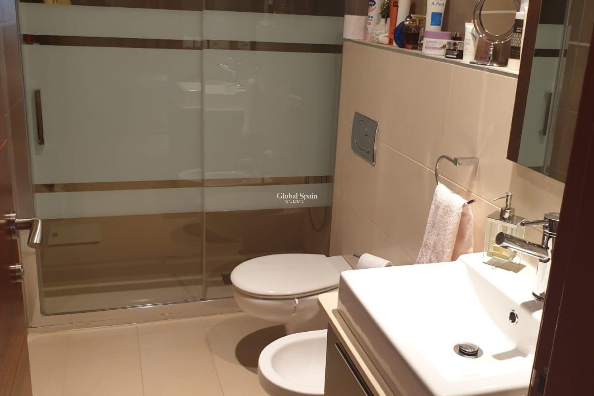 Wederverkoop - APPARTEMENT -
TORREVIEJA - Las Piscinas Naturales