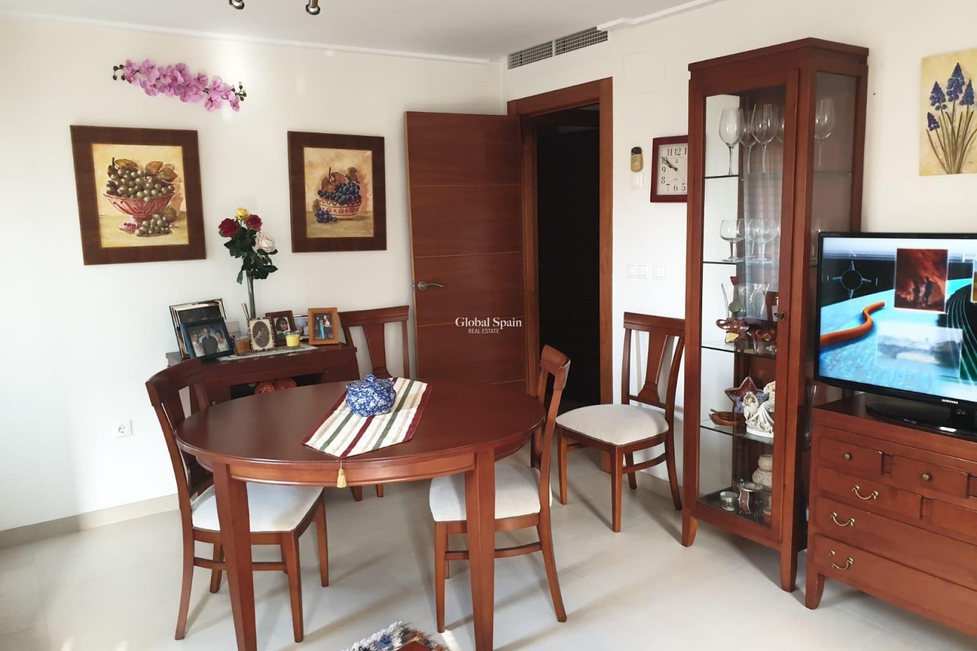 Wederverkoop - APPARTEMENT -
TORREVIEJA - Las Piscinas Naturales