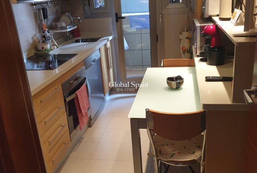 Wederverkoop - APPARTEMENT -
TORREVIEJA - Las Piscinas Naturales