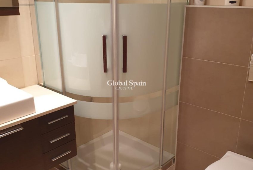 Wederverkoop - APPARTEMENT -
TORREVIEJA - Las Piscinas Naturales