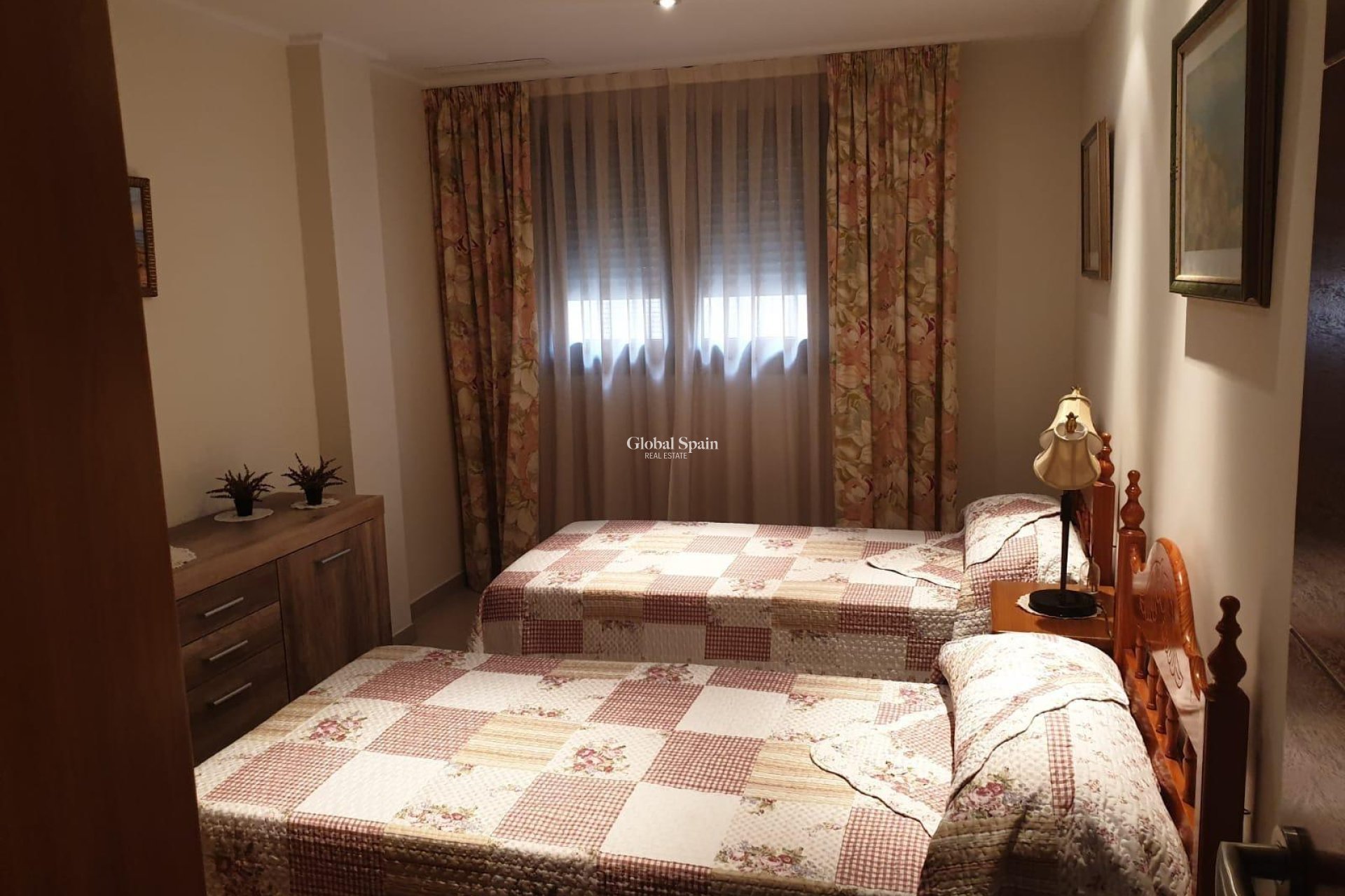 Wederverkoop - APPARTEMENT -
TORREVIEJA - Las Piscinas Naturales