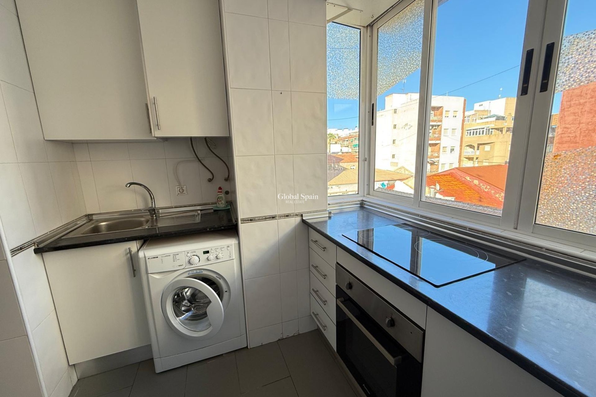 Wederverkoop - APPARTEMENT -
TORREVIEJA - Las Piscinas Naturales