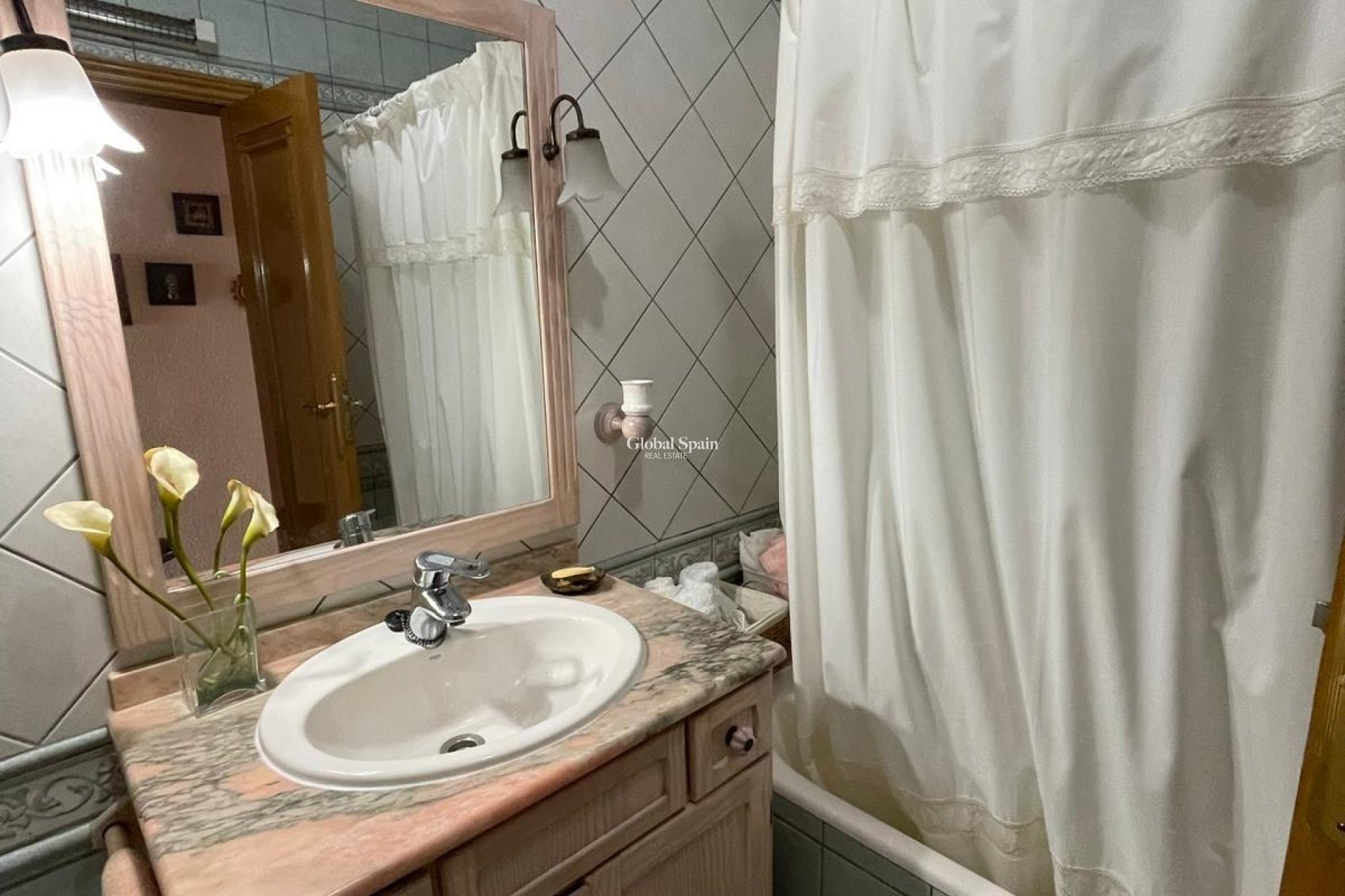 Wederverkoop - APPARTEMENT -
TORREVIEJA - Las Piscinas Naturales