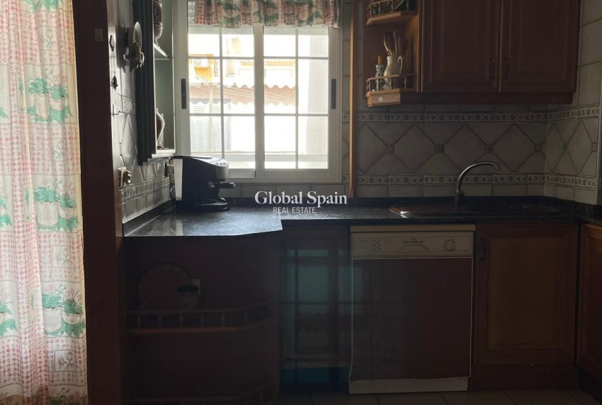 Wederverkoop - APPARTEMENT -
TORREVIEJA - Las Piscinas Naturales