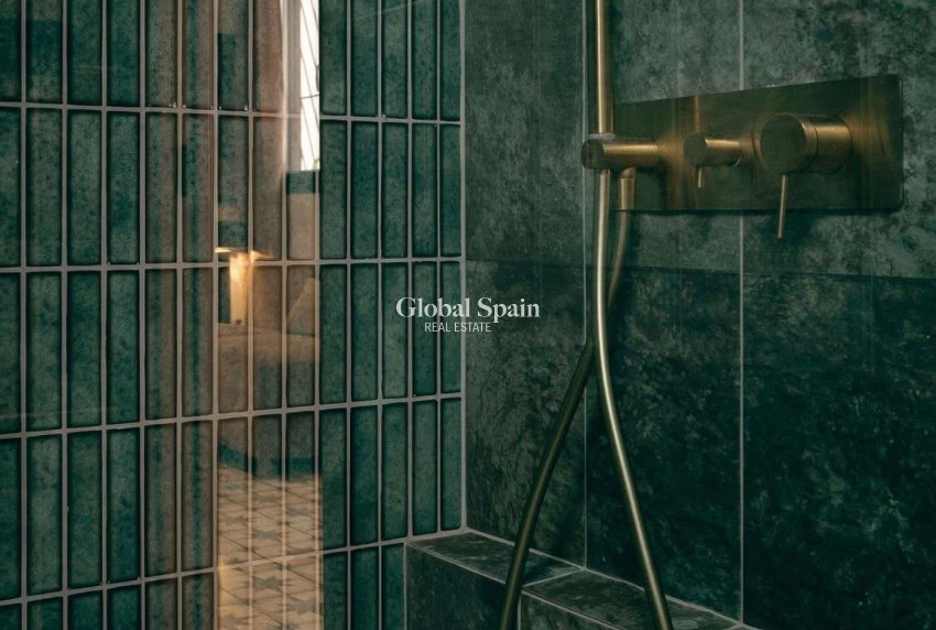 Wederverkoop - APPARTEMENT -
TORREVIEJA - Las Piscinas Naturales