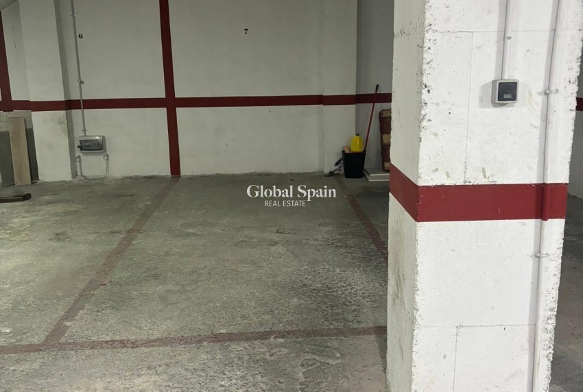 Wederverkoop - APPARTEMENT -
TORREVIEJA - Las Piscinas Naturales
