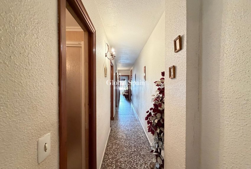 Wederverkoop - APPARTEMENT -
TORREVIEJA - Las Piscinas Naturales