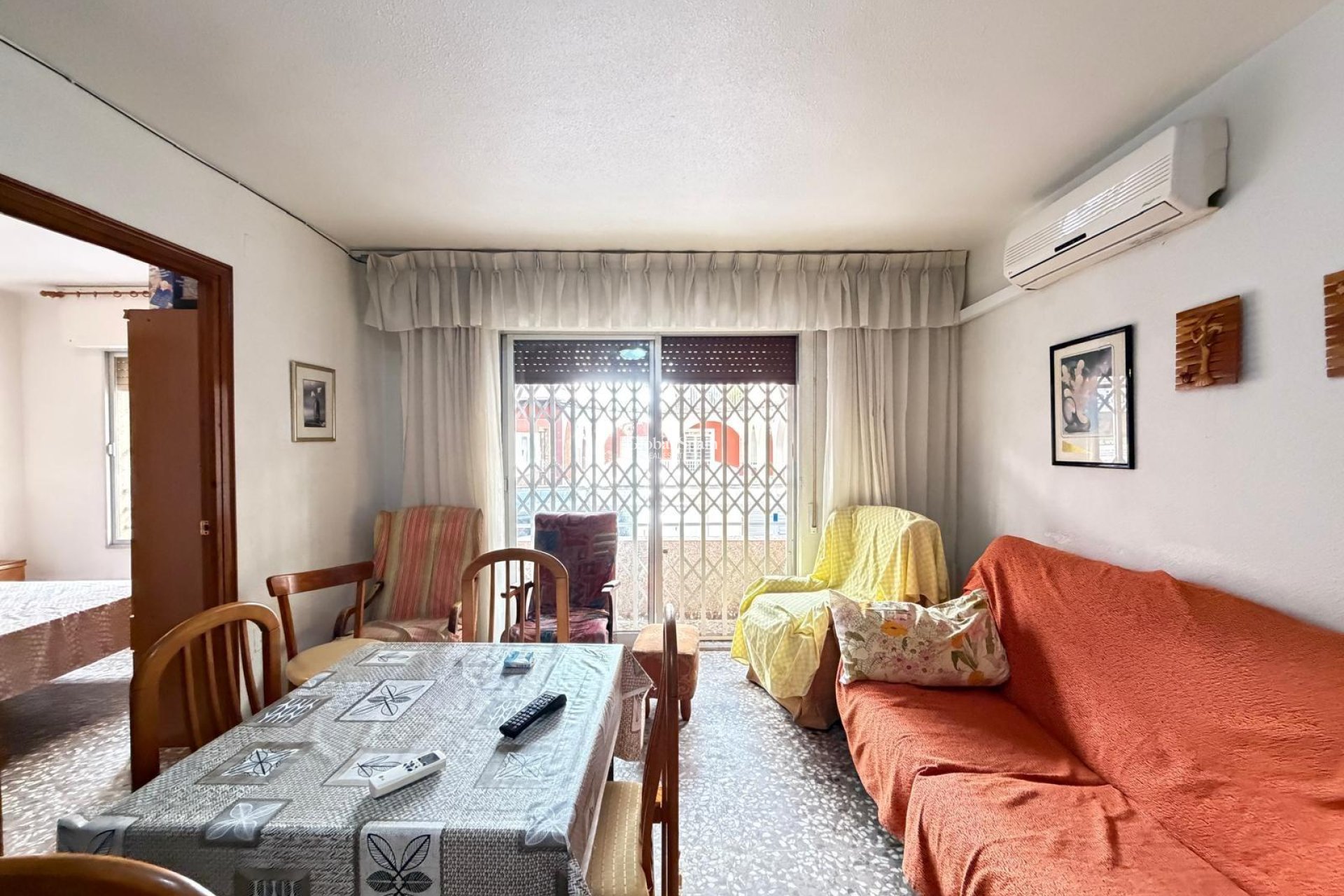 Wederverkoop - APPARTEMENT -
TORREVIEJA - Las Piscinas Naturales