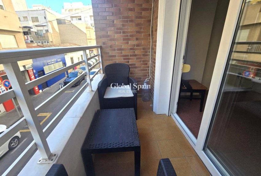 Wederverkoop - APPARTEMENT -
TORREVIEJA - Las Piscinas Naturales