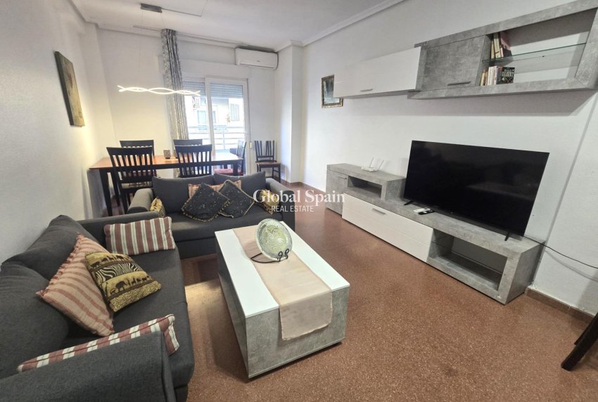 Wederverkoop - APPARTEMENT -
TORREVIEJA - Las Piscinas Naturales