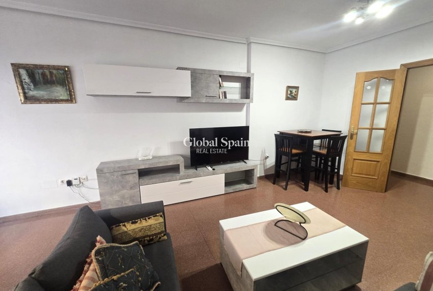 Wederverkoop - APPARTEMENT -
TORREVIEJA - Las Piscinas Naturales