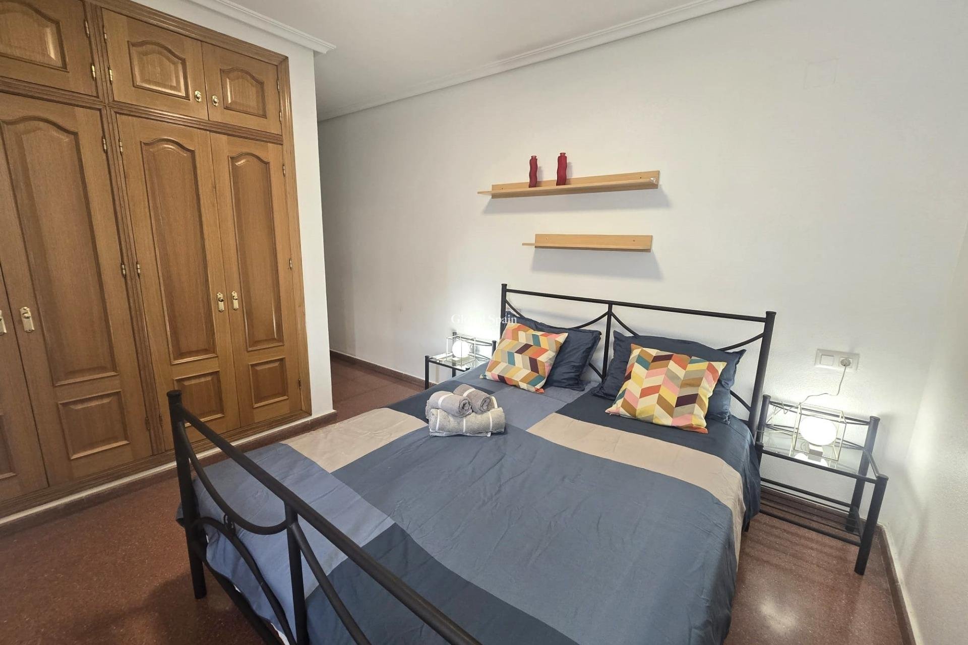 Wederverkoop - APPARTEMENT -
TORREVIEJA - Las Piscinas Naturales