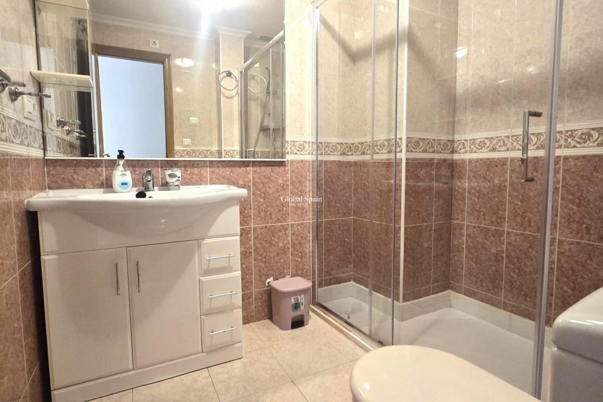 Wederverkoop - APPARTEMENT -
TORREVIEJA - Las Piscinas Naturales