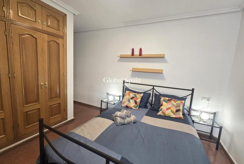 Wederverkoop - APPARTEMENT -
TORREVIEJA - Las Piscinas Naturales
