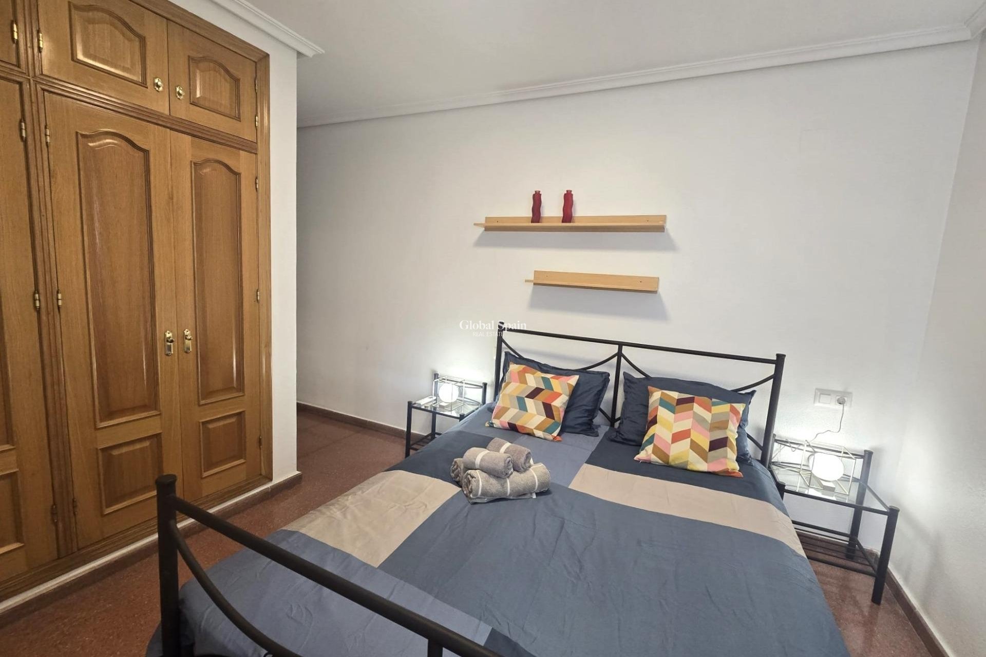 Wederverkoop - APPARTEMENT -
TORREVIEJA - Las Piscinas Naturales