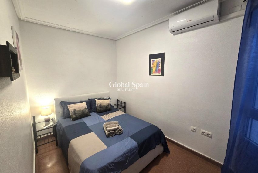 Wederverkoop - APPARTEMENT -
TORREVIEJA - Las Piscinas Naturales