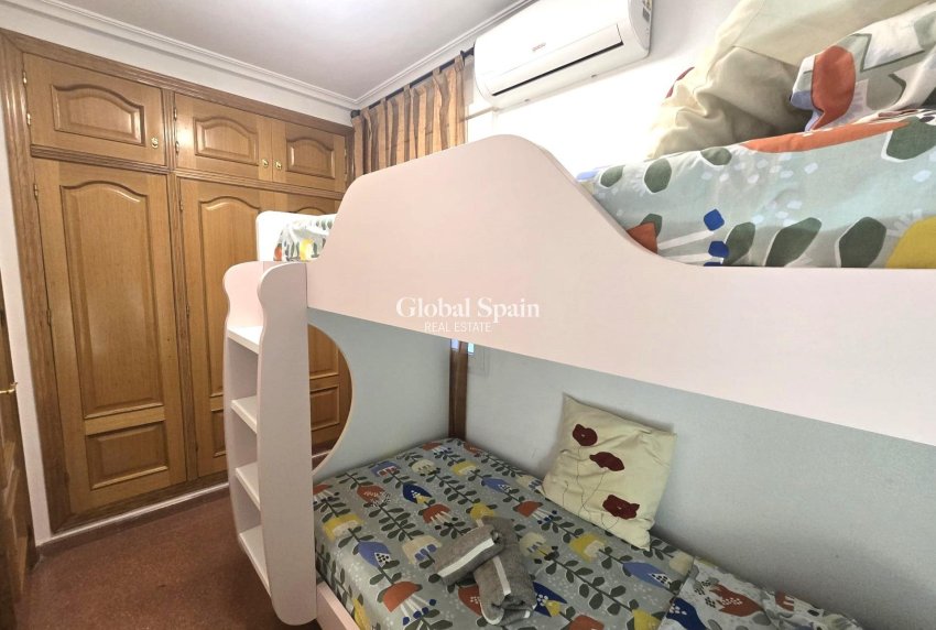 Wederverkoop - APPARTEMENT -
TORREVIEJA - Las Piscinas Naturales