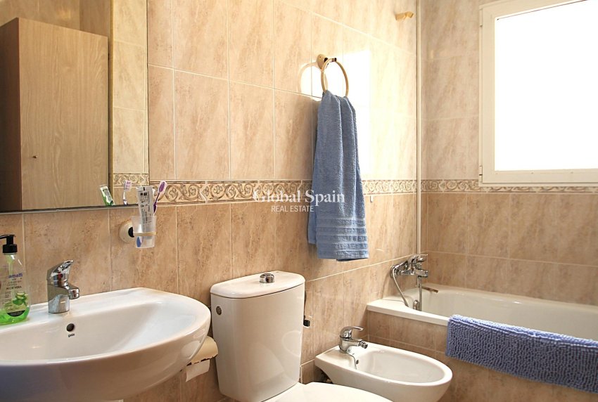 Wederverkoop - APPARTEMENT -
TORREVIEJA - Las Piscinas Naturales